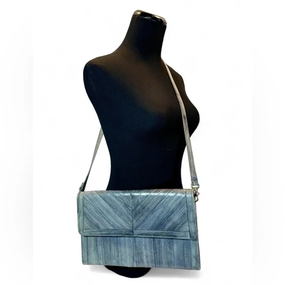Vintage Grey/Gray Eel Skin, Snap closure Shoulder bag/Clutch made in Korea 1980s - Picture 5 of 11
